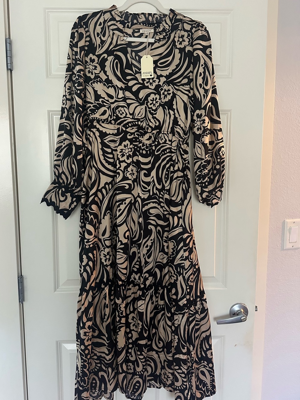 JODIFL Black and Beige Floral Long Sleeve Tiered Maxi Dress